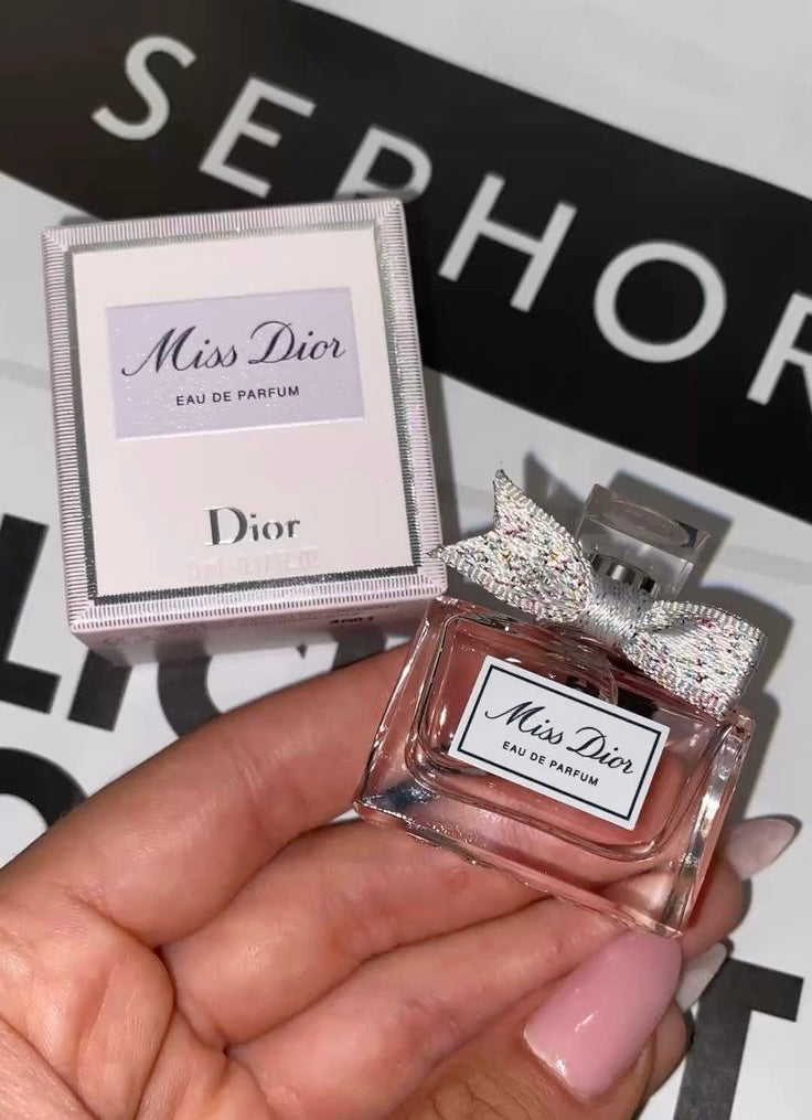 Dior Pouch + 4-7 Goodies (Swipe to see the products) 💖
