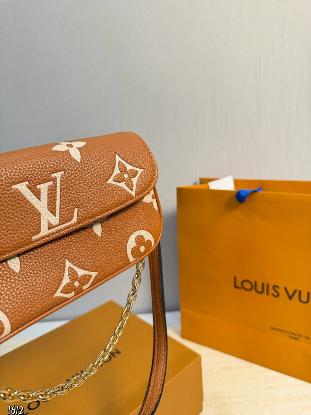 Louis Vuitton Chain Pochette (Fall Special) 🧡
