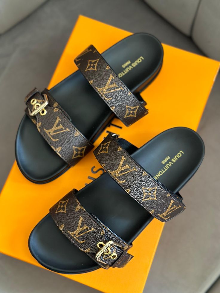 Louis Vuitton Slippers