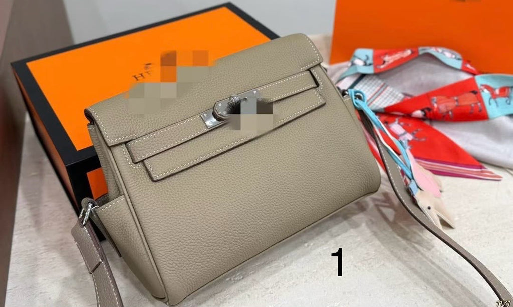 Hermès Calfskin Messenger Bag